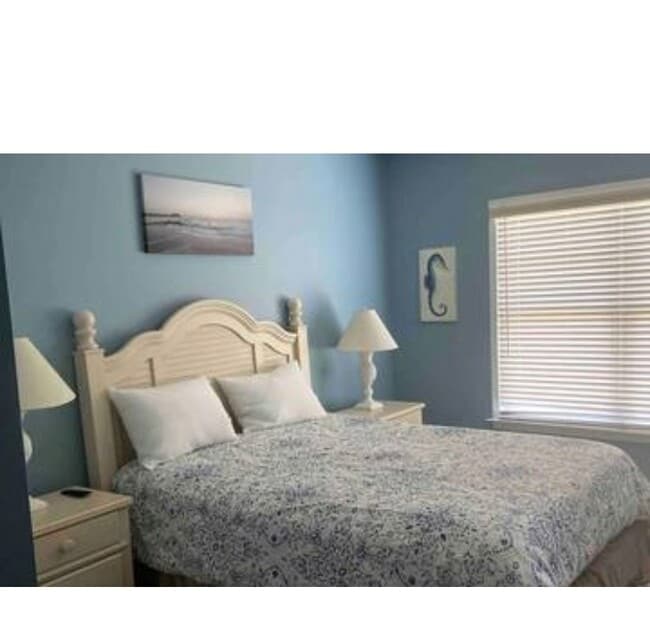 Master Bedroom - 141 E Wildwood Ave