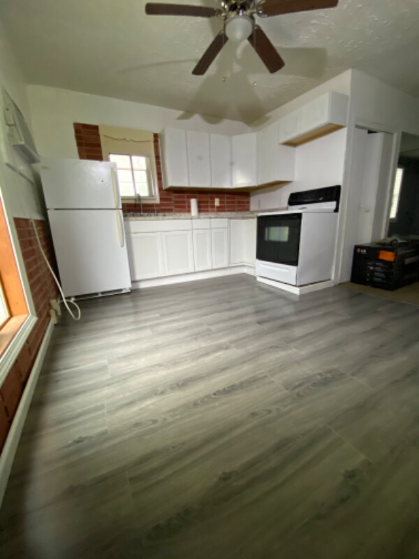 Foto del edificio - 1869 Marshall Ave