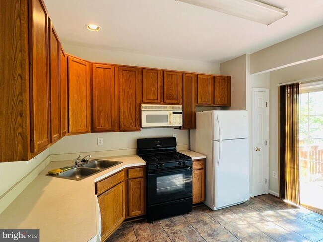 Foto del edificio - 7300 Rocky Creek Dr
