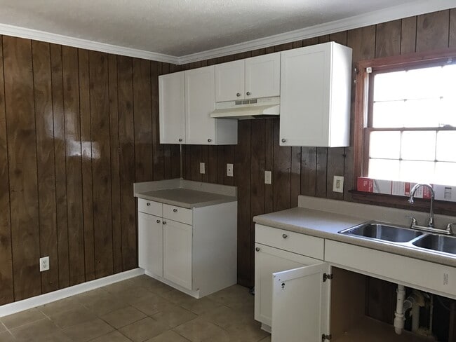 Foto del edificio - 3 Bed, 1.5 Bath House