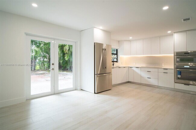 Foto del edificio - 3666 SW 26th St