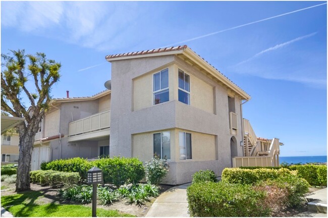 Building Photo - Stunning OCEAN VIEW!