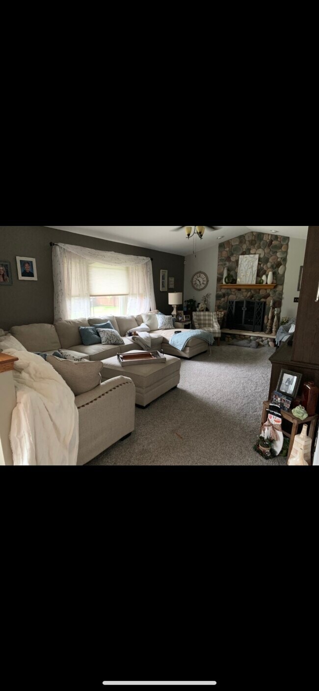 Foto del edificio - 1005 Shagbark Ln