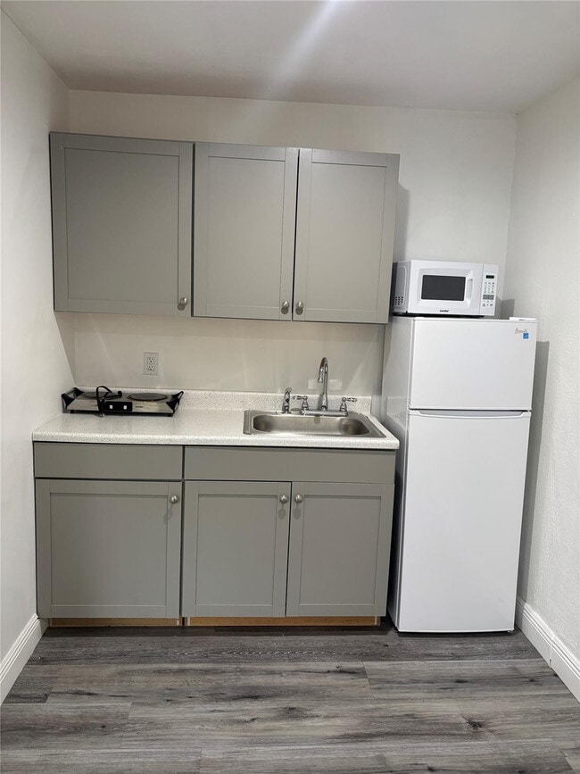 Foto del edificio - 351 N 70th Terrace