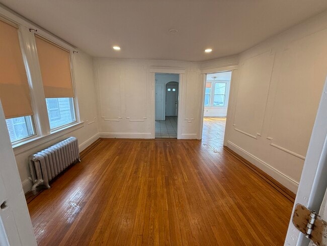 Building Photo - 515 67th St