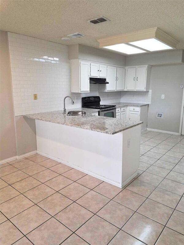 Foto del edificio - 1321 Overlook Dr