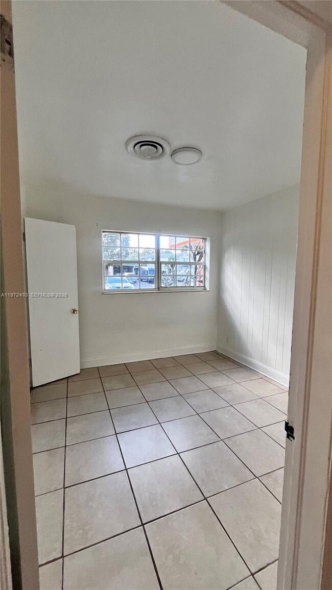 Foto del edificio - 1020 Indiana Ave