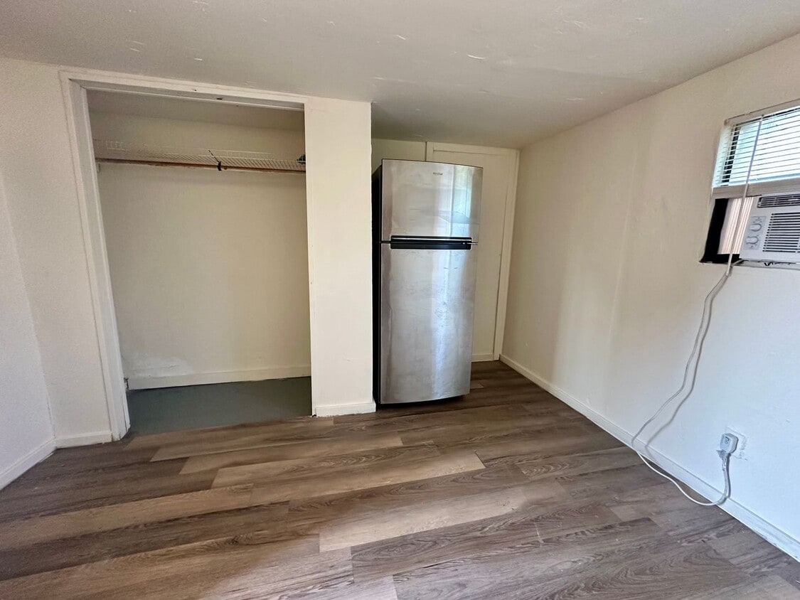 Foto principal - 8115 Tolles Dr