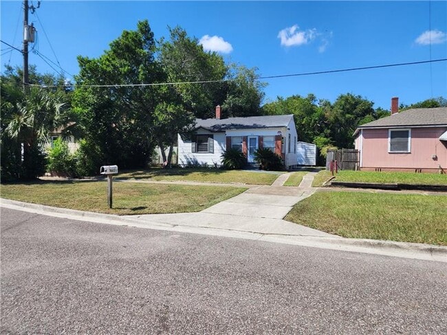 Foto del edificio - 665 Chestnut Dr