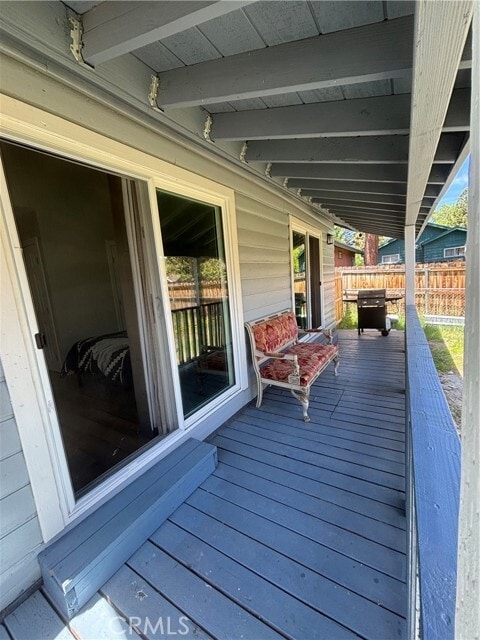 Foto del edificio - 445 E Meadow Ln