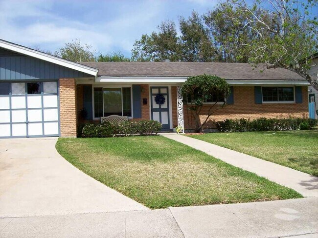 Building Photo - 4618 Wooldridge Rd