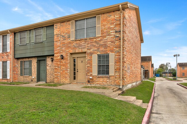 Foto del edificio - Lexington Square Townhomes