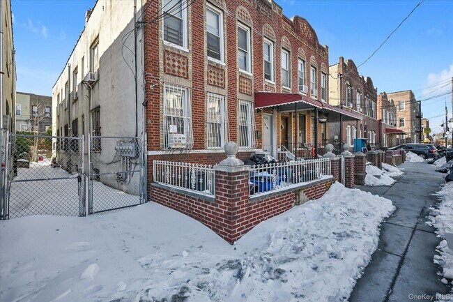 Foto del edificio - 438 E 98th St