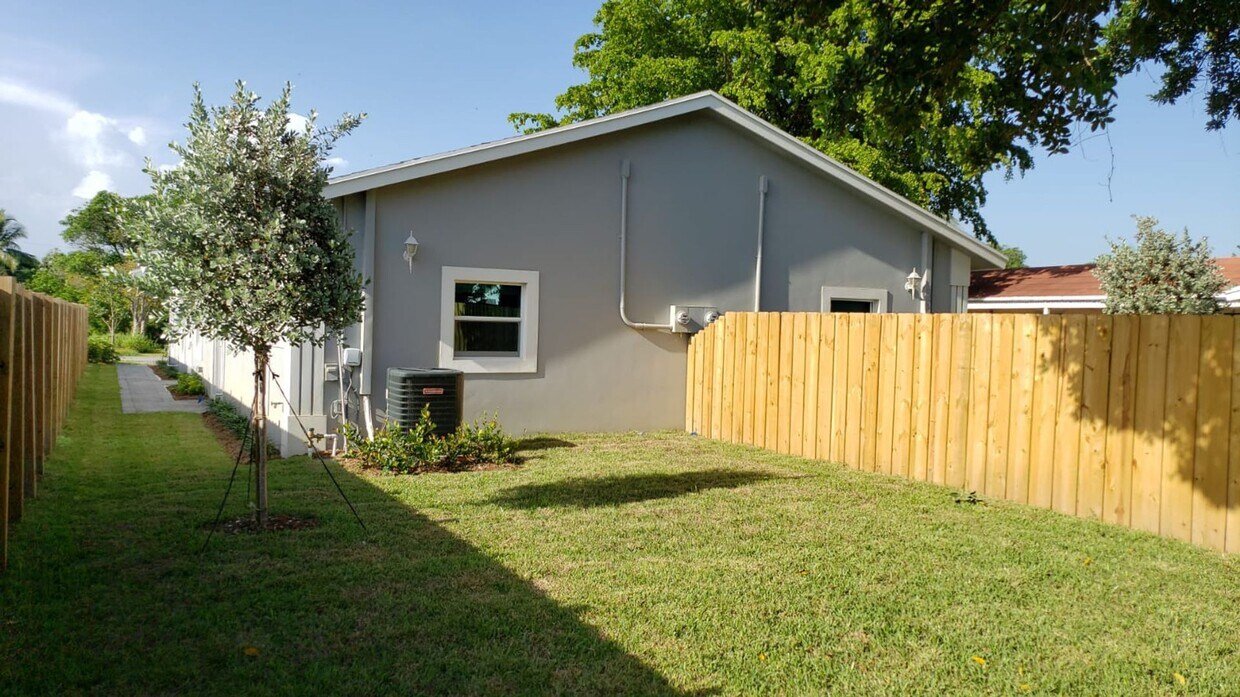 Primary Photo - 217 NW 12th St