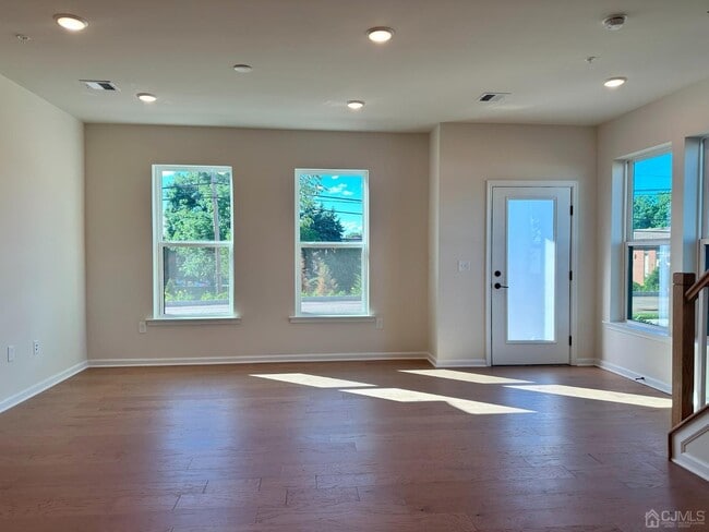 Building Photo - 123 Lyla Ln