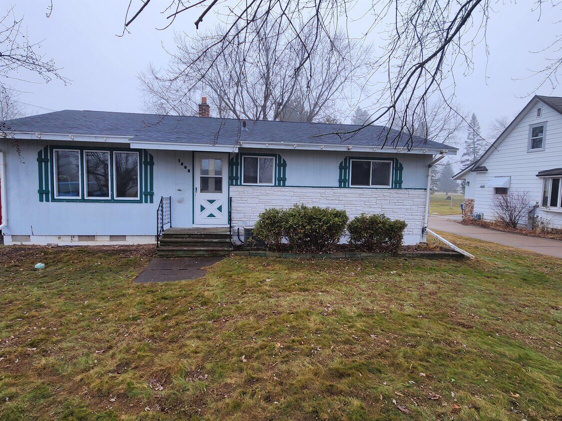 1805 5th Ave, Antigo, WI 54409 House Rental in Antigo, WI