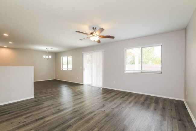 Foto del edificio - 3035 S 85th Dr