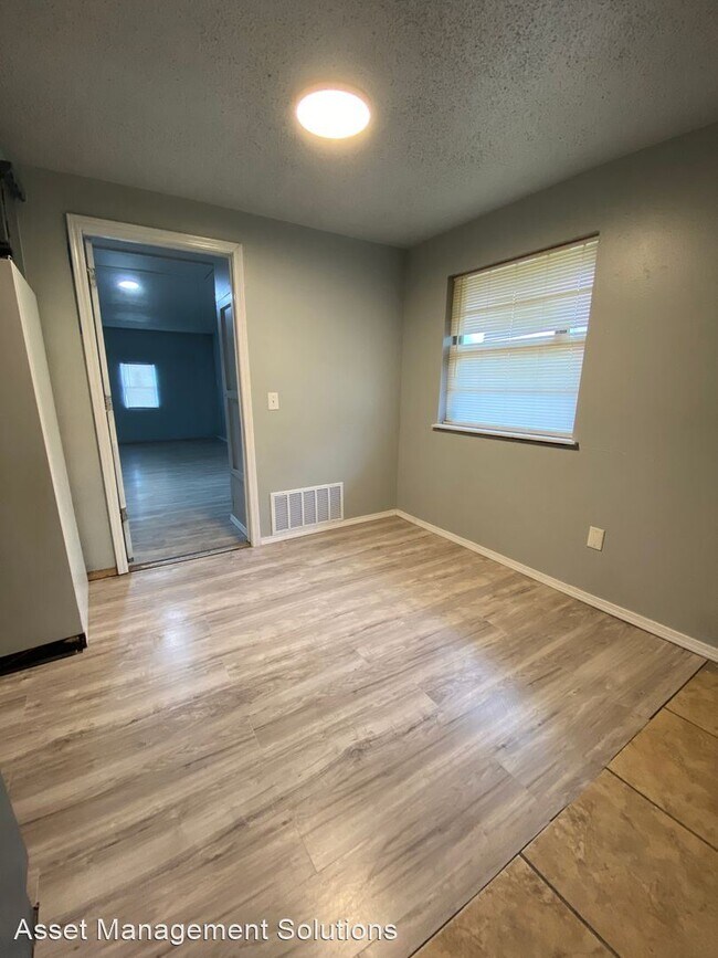 Foto del edificio - 5 br, 1.5 bath House - 1433 Alan Lane