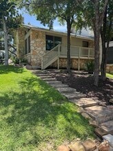 Building Photo - 808 Hi Cir W