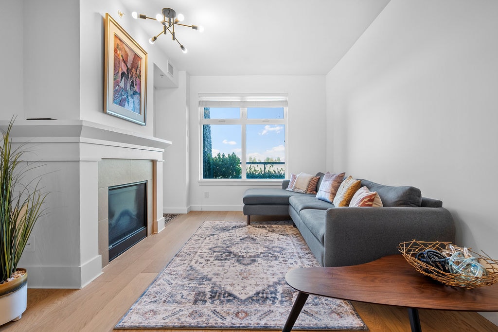 Primary Photo - 5011 Springs Blvd