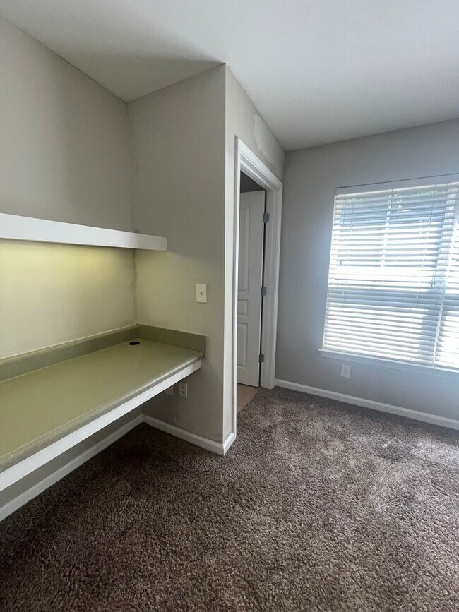 Foto del edificio - 3930 Cherokee Woods Way