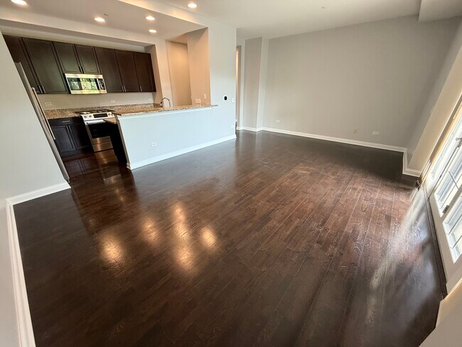 Building Photo - 1800 Amberley Ct