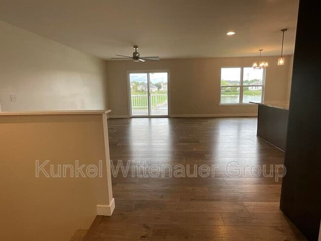 Foto del edificio - 808 Applewood Creek Dr
