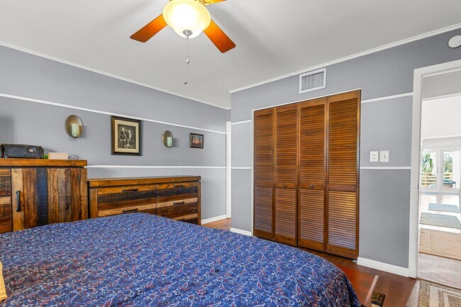 Foto del edificio - Two Master Suites, 3 Community Swimming Po...
