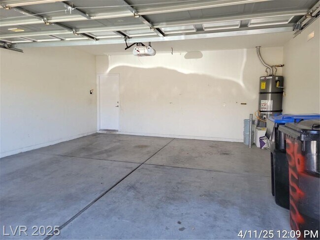 Foto del edificio - 3 BED, 2 BATH NORTH LAS VEGAS SINGLE-STORY...