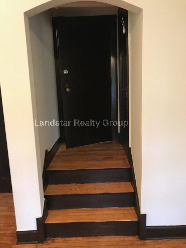 Foto del edificio - 5542 W Leland Ave