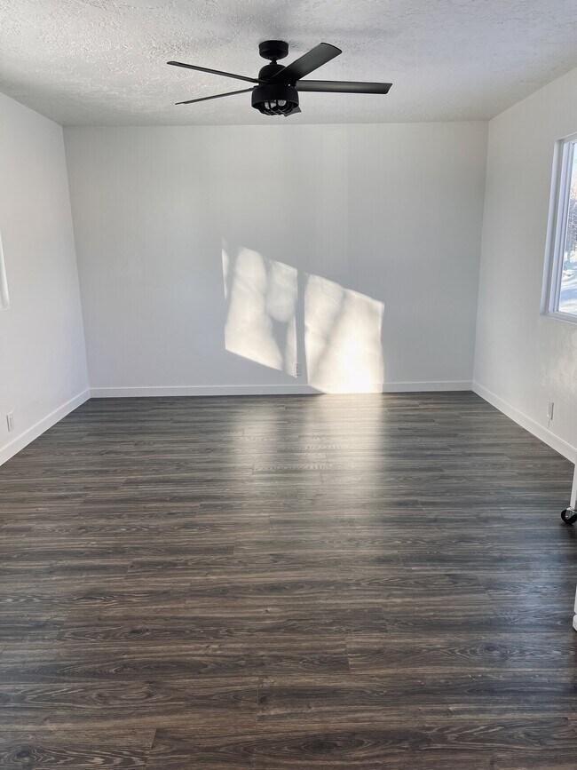 Building Photo - Heyburn Sessions Cottage
