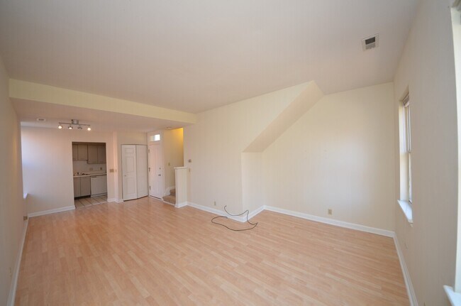 Building Photo - 2218 S 11th