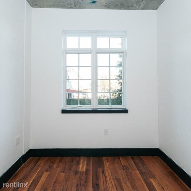 Building Photo - 8-3 Wyckoff Ave