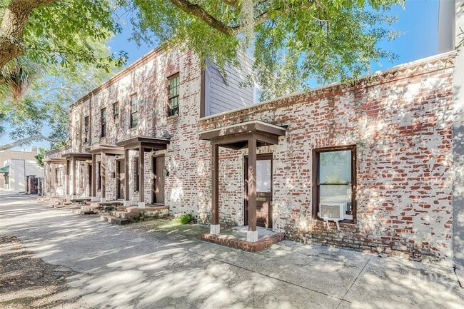 Building Photo - 512 E Liberty