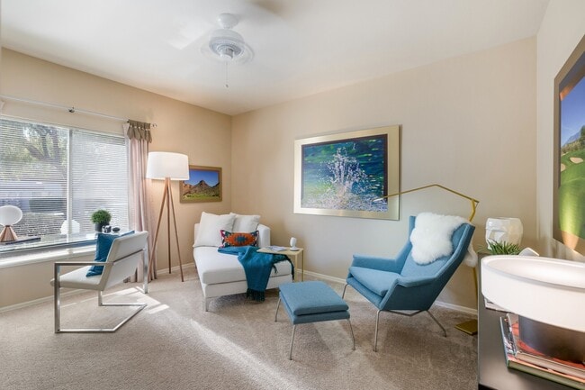 Building Photo - Golf Villas Apartments