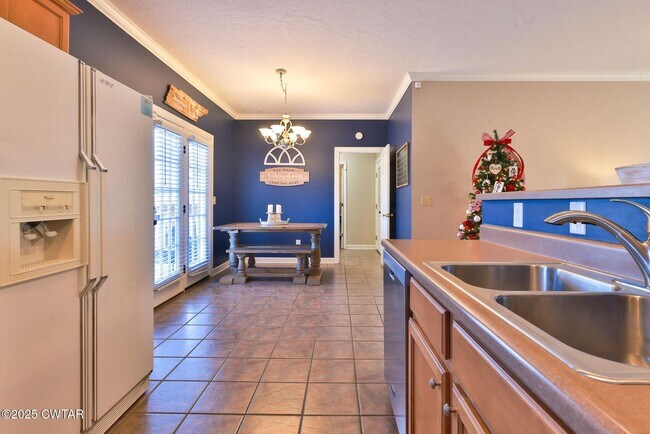 Building Photo - Beautiful Subdivision living *Lease until 7/31 Only*