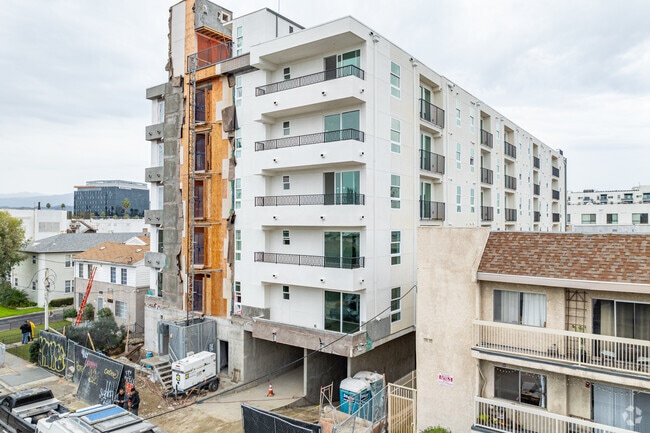 Building Photo - 5110 Bakman Ave