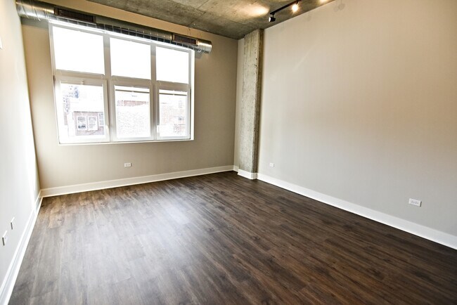 Foto del edificio - 3833 N Broadway