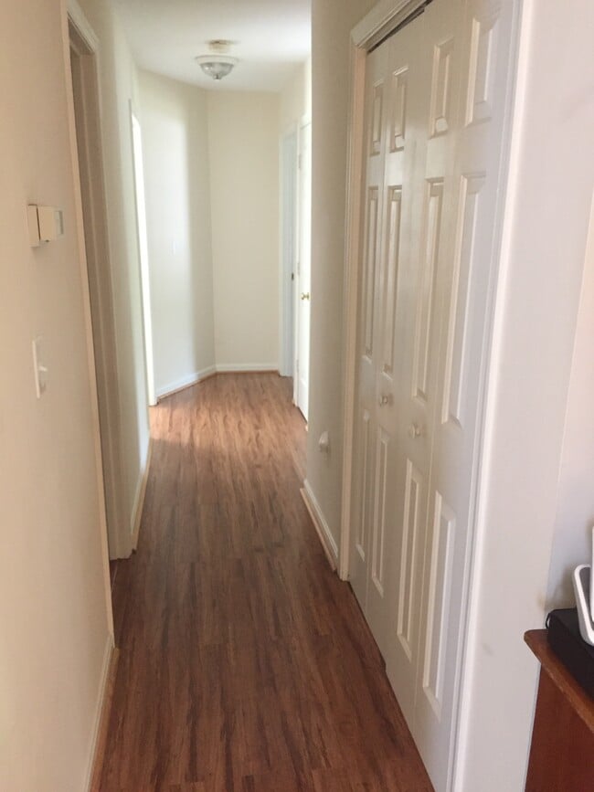 Foto del edificio - 320 Pine Shores Dr