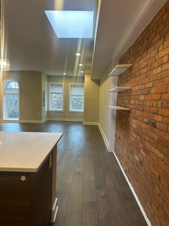 Building Photo - Modern 2 Bedroom, 2 Bathroom Penthouse with Parking in Historic LeDroit Park