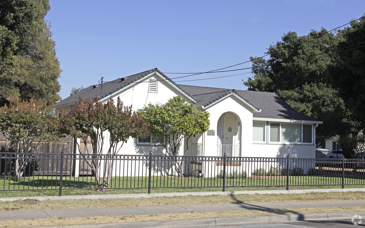 Building Photo - 19870-19922 Wisteria St