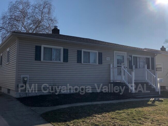 Foto del edificio - 754 Orrville Ave