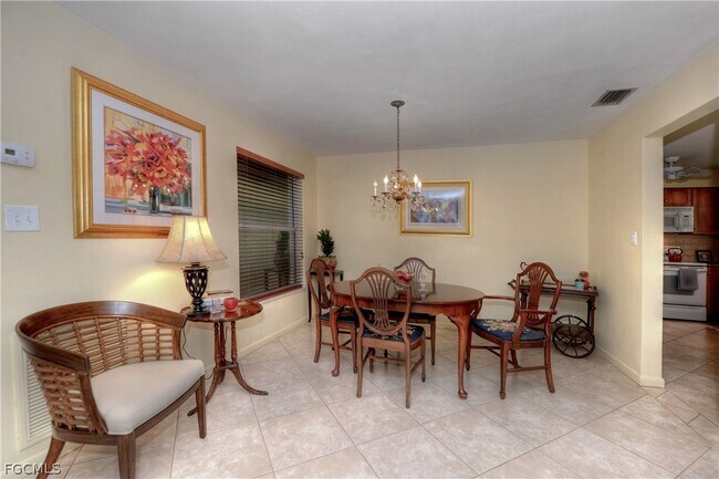 Foto del edificio - 5652 Eichen Cir