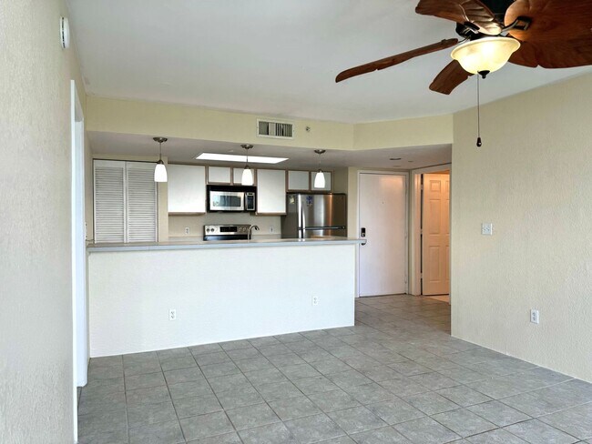 Building Photo - 2 Bedroom 2 Bathroom in the Salt Ponds Con...