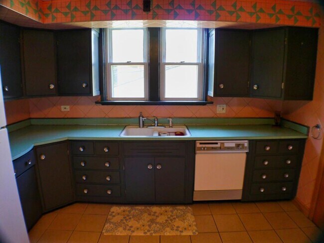 Building Photo - 4102 Elm Ave