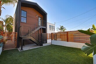Building Photo - 723 E Verdugo Ave