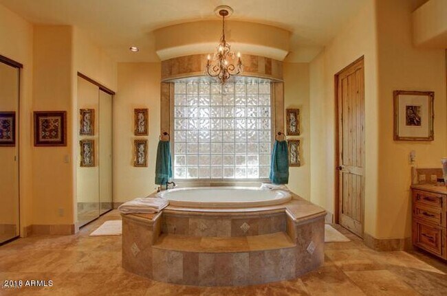 Foto del edificio - 7260 E Eagle Crest Dr