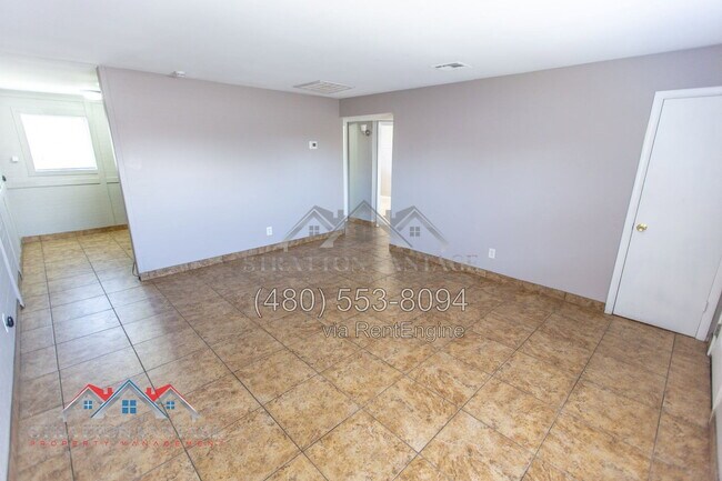 Foto del edificio - 2028 N 26th Pl