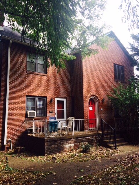 Primary Photo - 1508 1/2 Lee St E