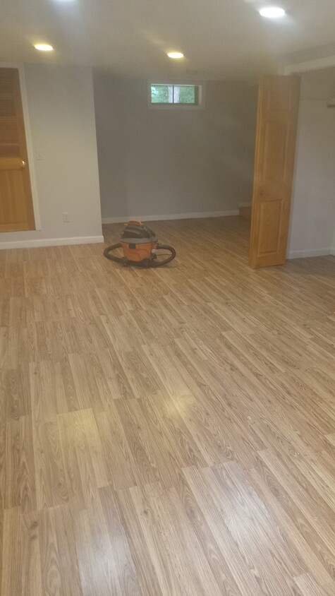 living area - 1025 Service Rd